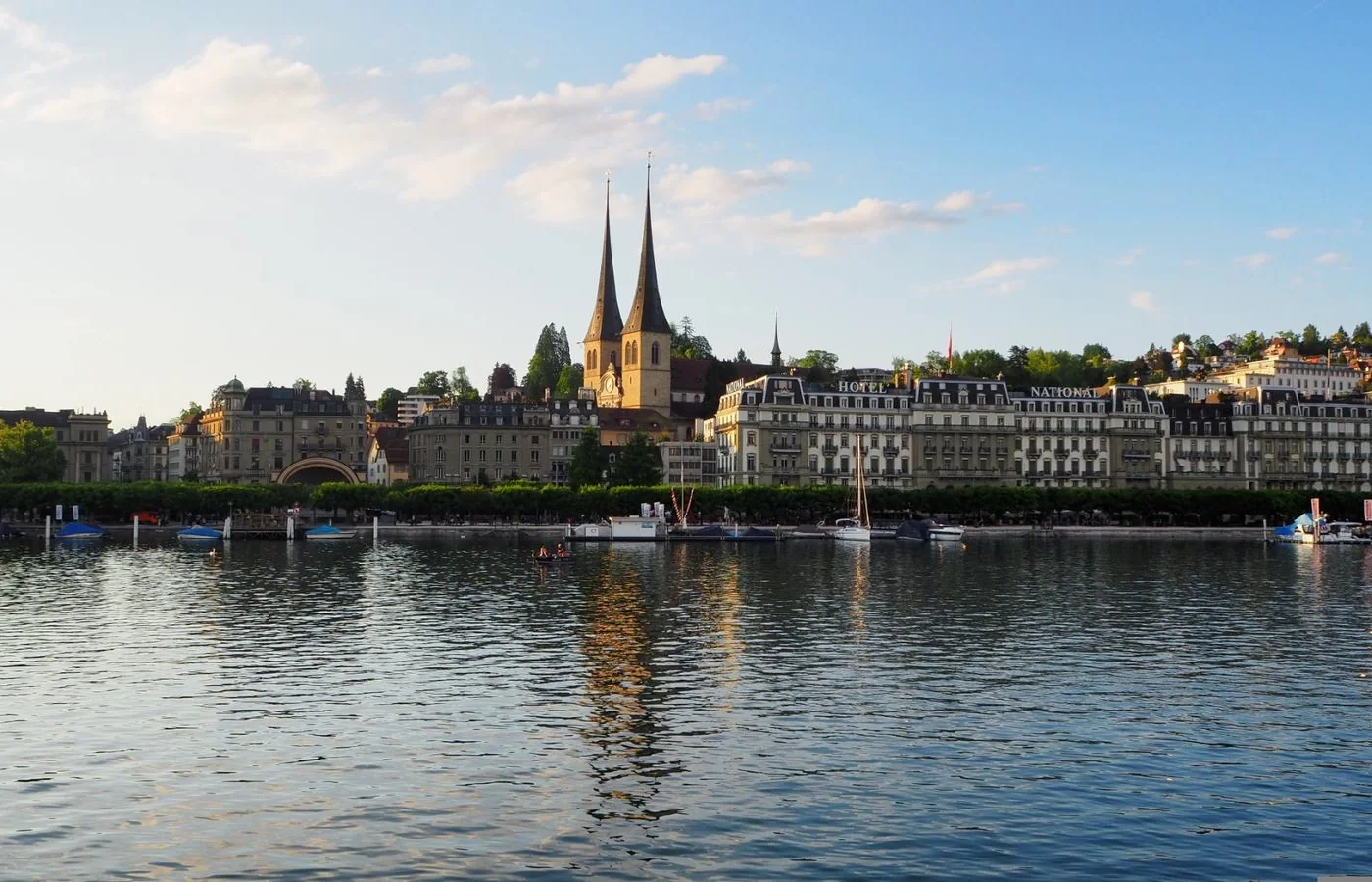 Stedelijk vastgoed aan het meer in Luzern